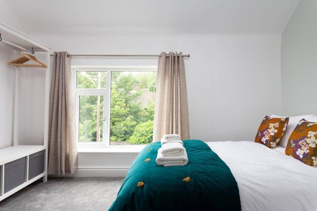 Look At The Views - Huddersfield Haven Sleeps 6 Apartman Kültér fotó